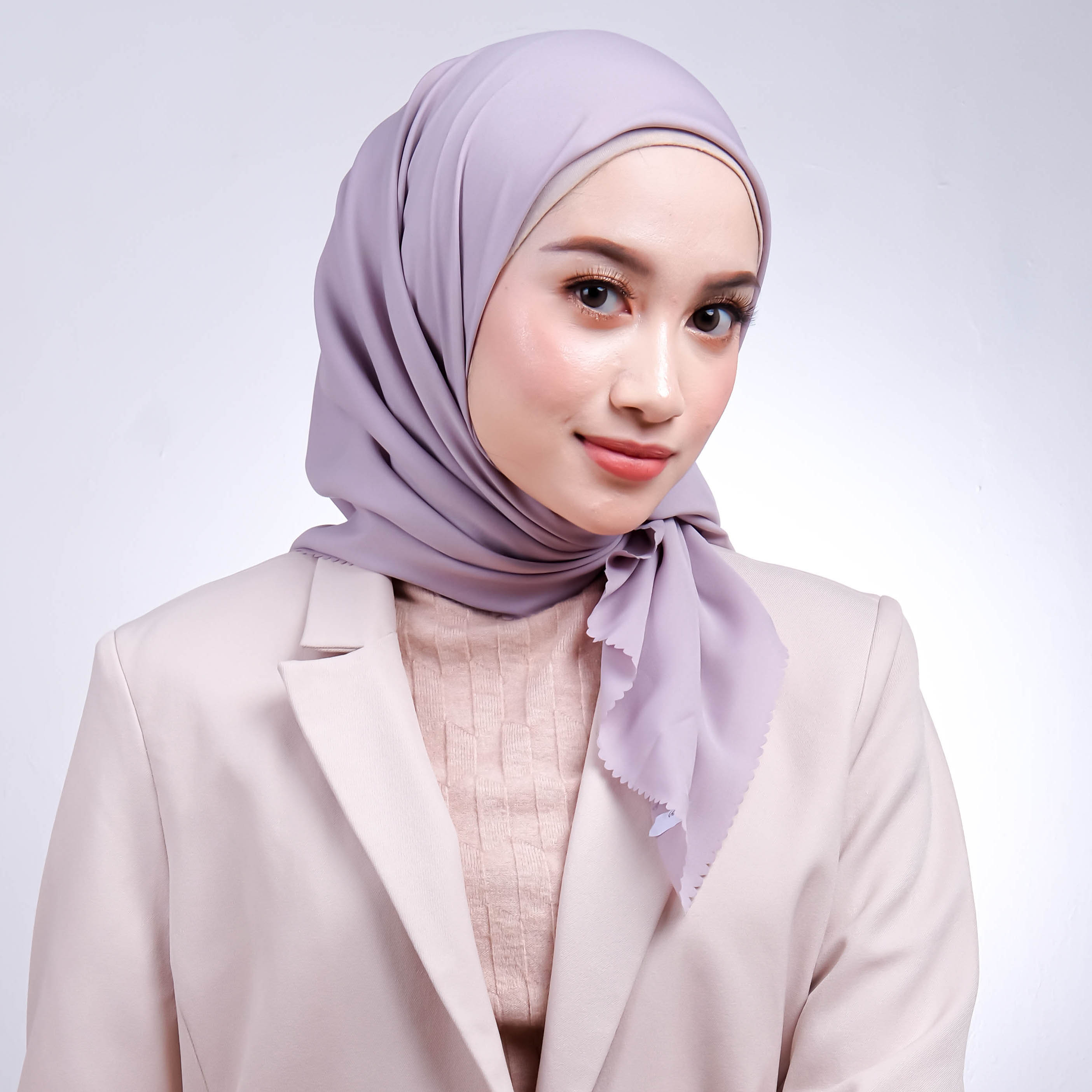 Kerudung Segiempat Polos - Yasmeena