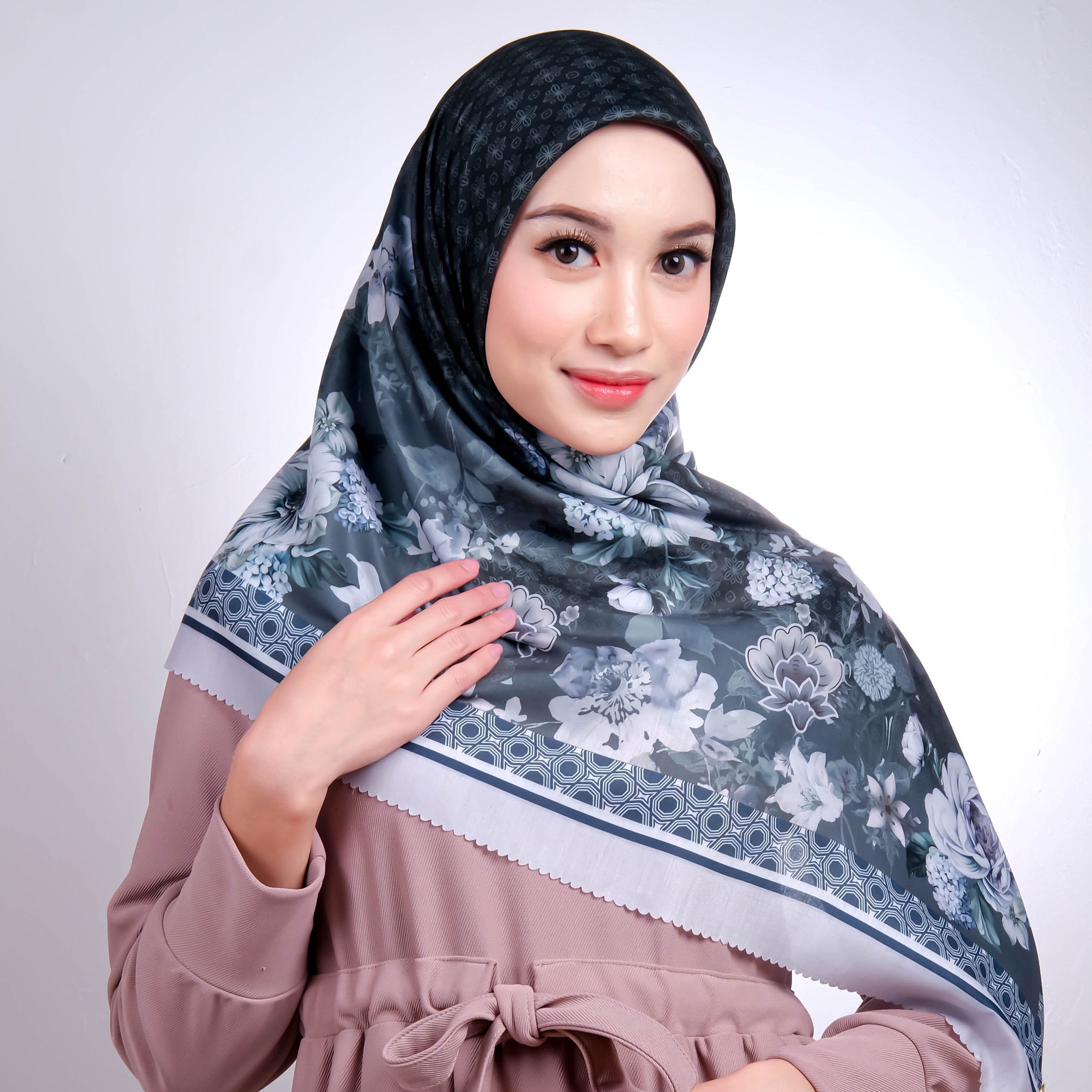 Jilbab Segiempat Voal Premium Digital Print Forall - AMORE