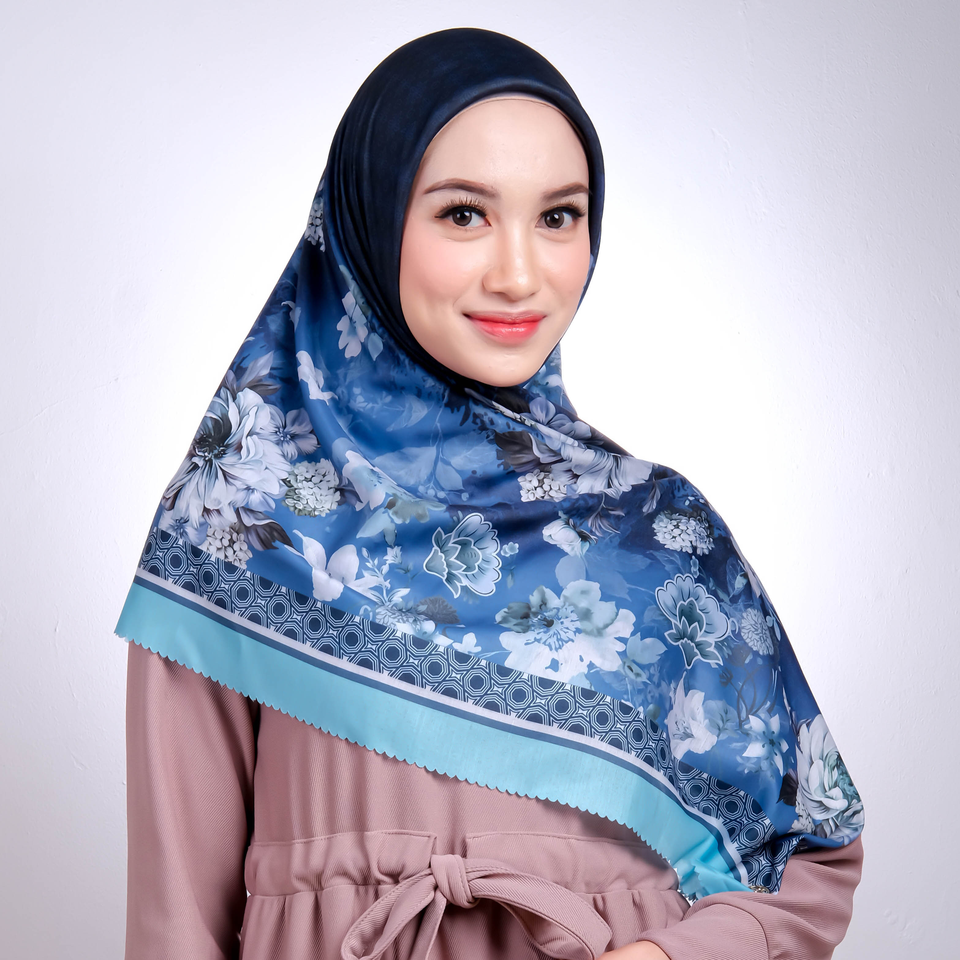 Jilbab Segiempat Voal Premium Digital Print Forall - AMORE
